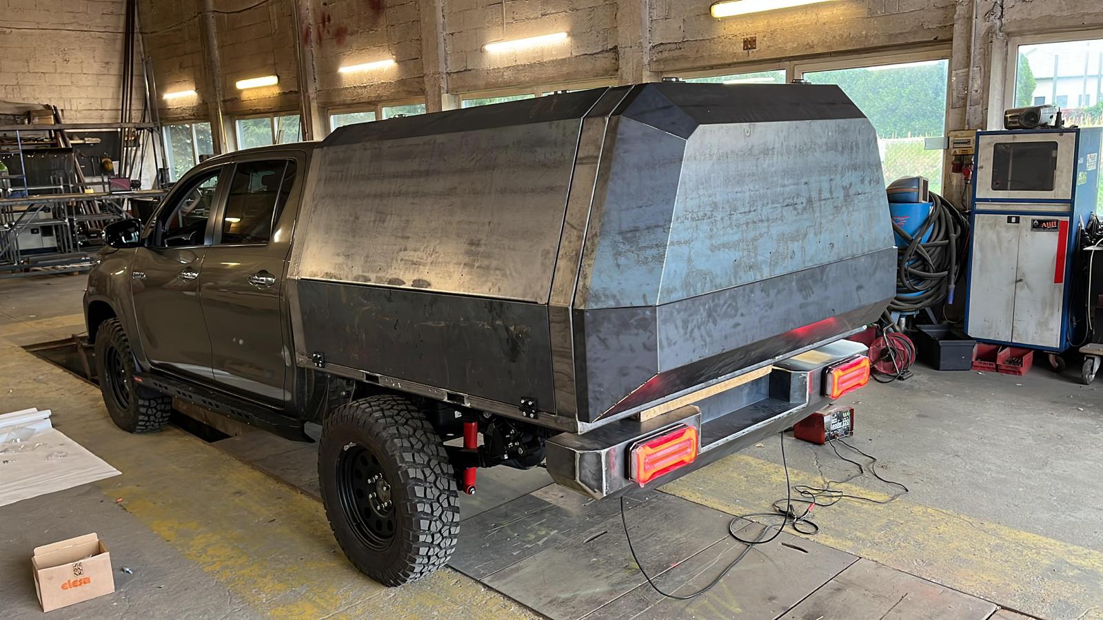 Canopy Hilux – proces produkcji w zakładzie Aliff