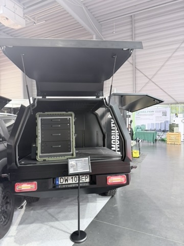 Aliff Mobility – hardtop pickup z rackiem 19'' i zabudową logistyczną na Targach Kielce